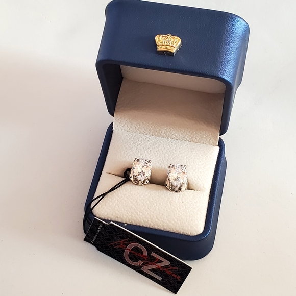 CZ by Kenneth Jay Lane 4 CCTW Pear Cut Silver Post Earrings New With Tag. Signed - Picture 12 of 12